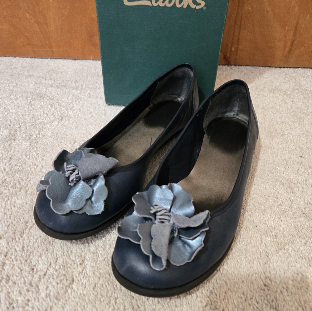 Clark's Casual flats